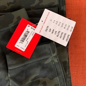 Spanx Look At Me Now Leggings M NWT